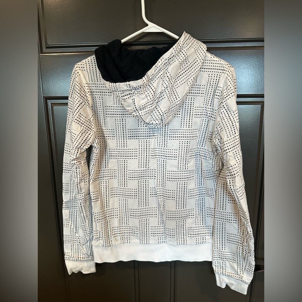 White and Black reversible hoodie - Picture 2 of 4
